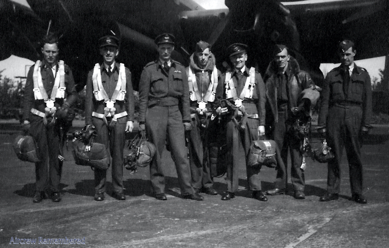 crew of lancaster jb 132 late august 1943 1
