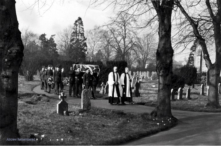 61 squadron lancaster w4270 thomas herb warnes funeral at newark cemetery 1