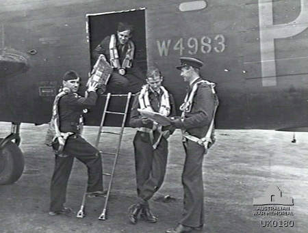 left to right hall and gordon from australian war memorial 3